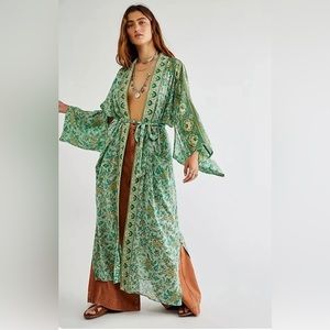 Spell And The Gypsy Collective Folk Song Maxi Robe Kimono Sage Green S/M